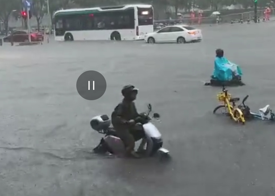台風上陸 普拉桑台风二次登陆上海市区开车如开船| 暴雨| 积水| 第14号台风