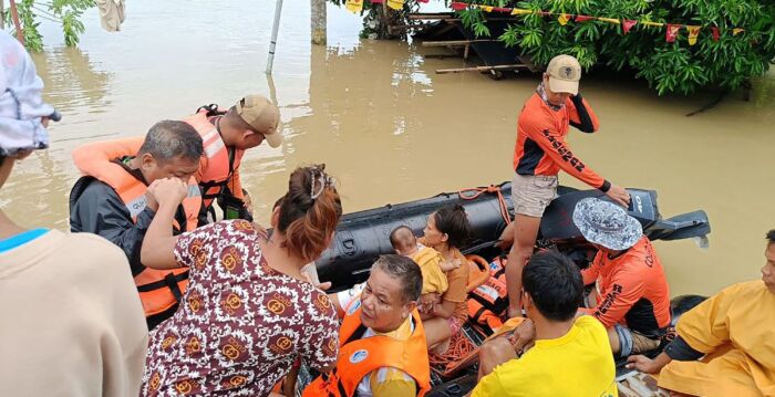 组图：热带风暴潭美吹袭菲律宾 致26人丧生