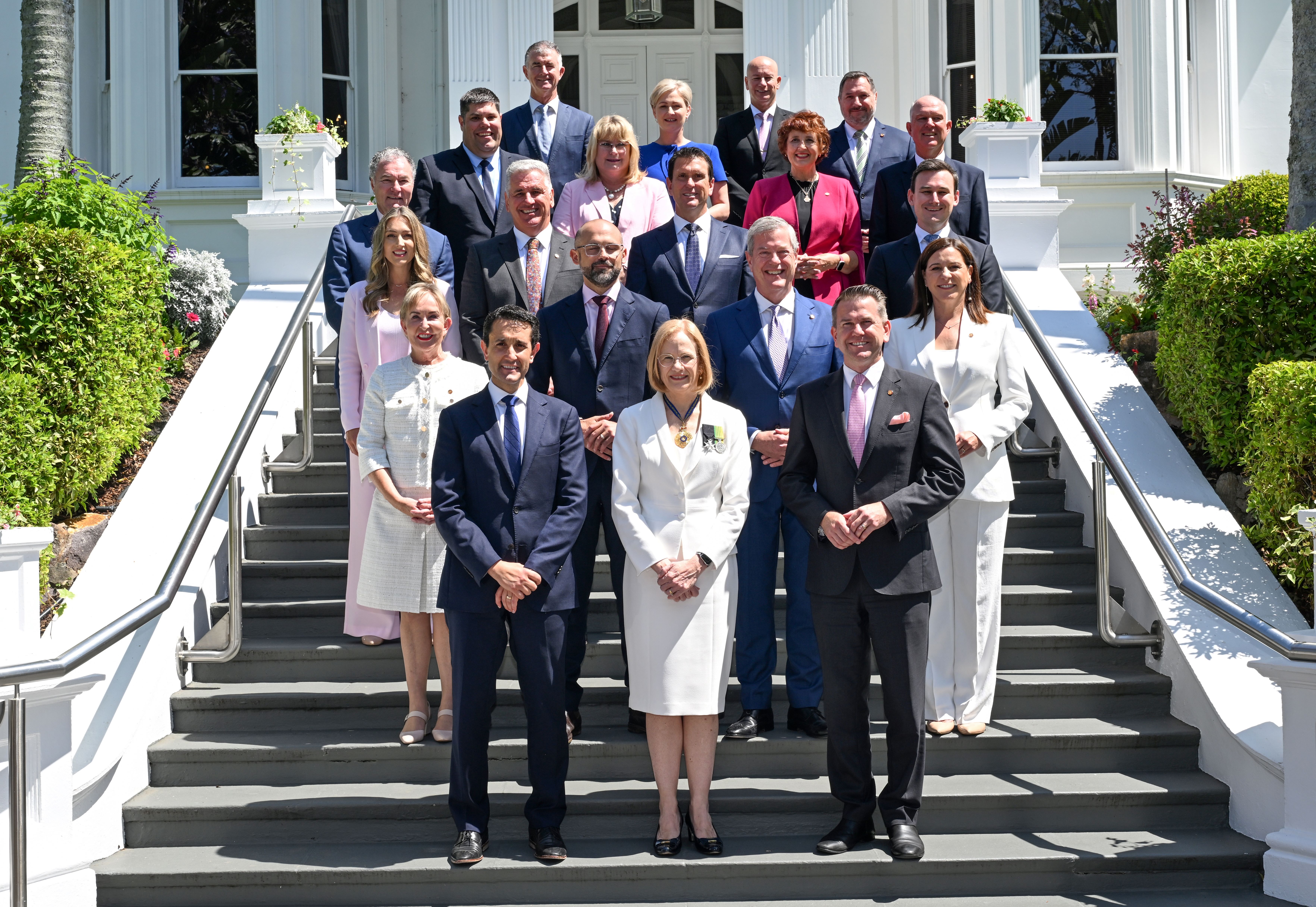 昆州自由国家党新内阁19位成员正式亮相| 新内阁| 19成员| 宣誓就职| 大纪元, image size:7057x4865