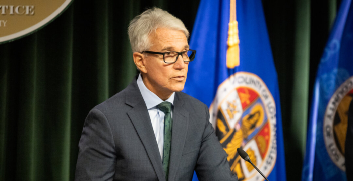 洛杉矶县检察官贾斯康承认败选