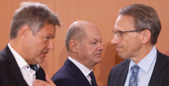 库奇斯将接任财政部长 德国提前大选压力大