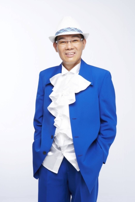 台语歌王陈雷 很感谢受邀 参加客家生活艺术节演唱 并笑说来屏东一定要吃万峦猪脚。