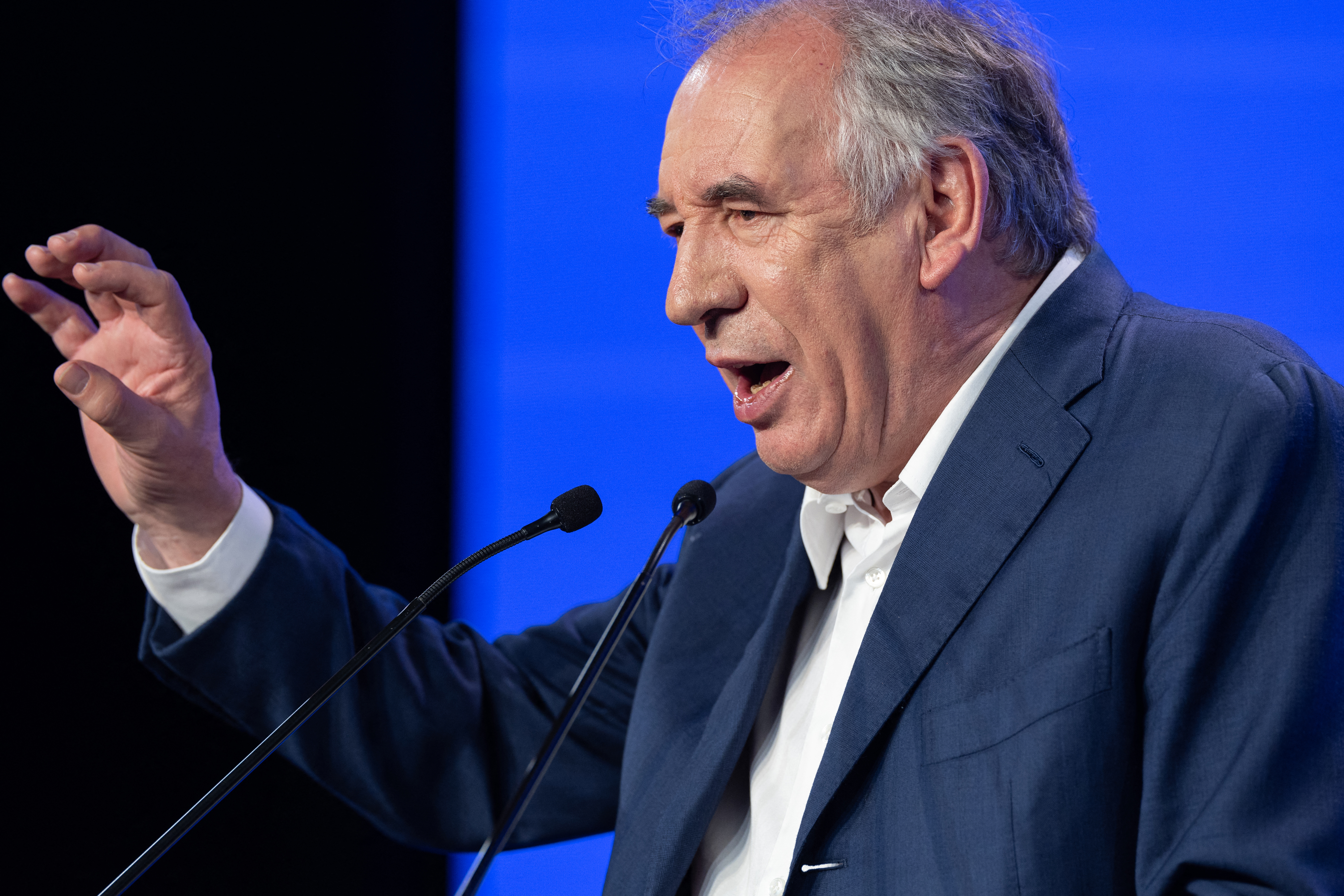 法國政局不穩股債雙跌拖累歐洲市場｜大紀元時報香港｜獨立敢言的良心媒體