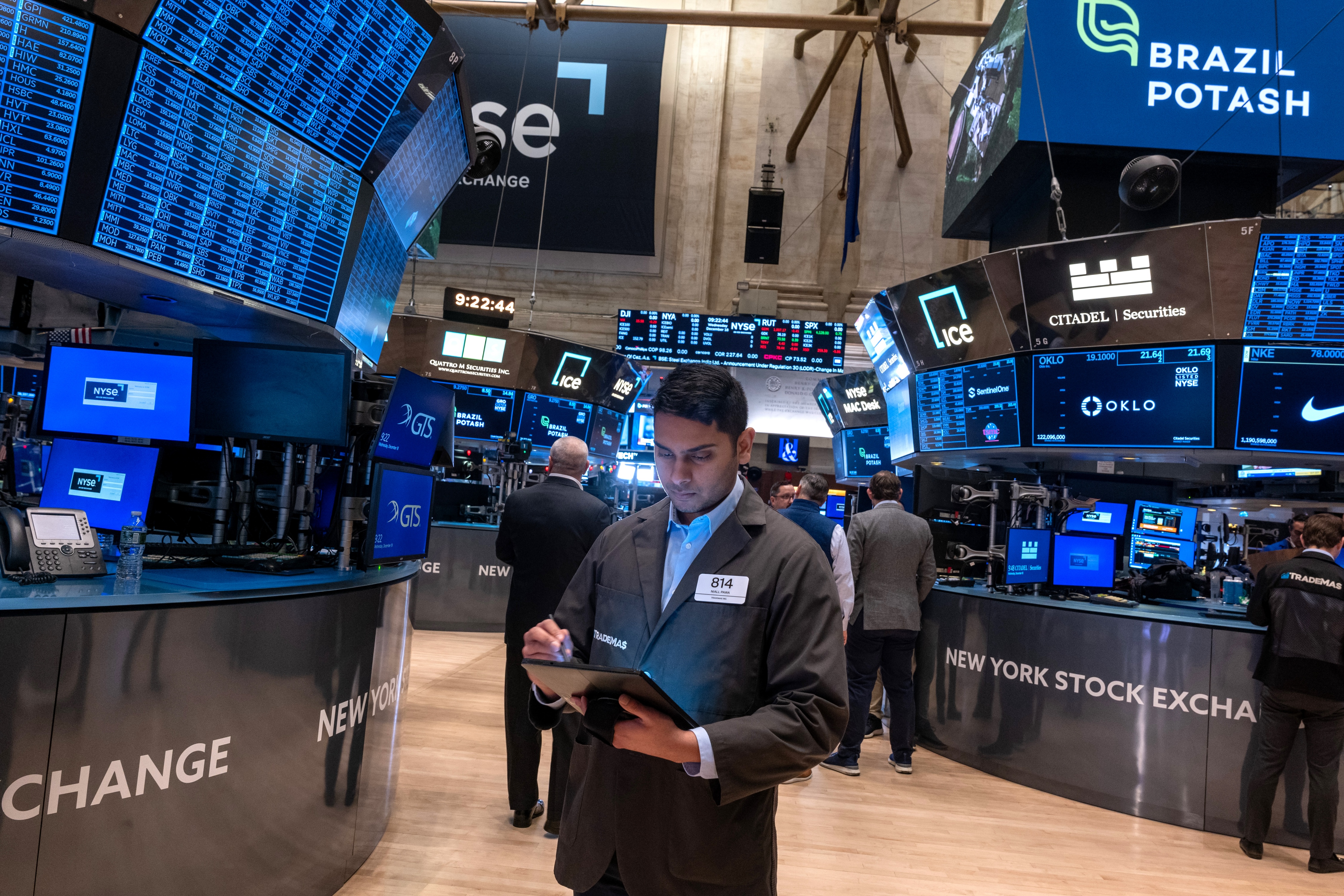 担心经济衰退美股暴跌道指跌近900点| 美国股市| 美国关税| 川普关税| 大纪元