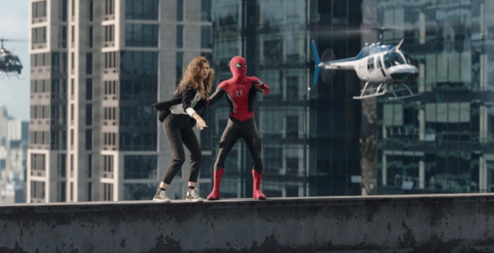 汤姆霍兰德伤势康复中 盛装出席慈善晚会