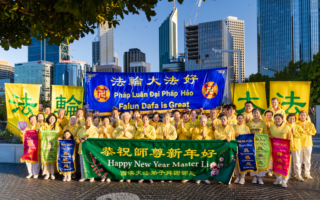 西澳法輪功學員恭祝李洪志大師新年好