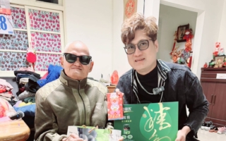 寒冬送暖 楊哲探訪李炳輝敘舊拜早年