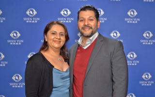 銀行行銷經理感謝神韻傳達神性信息