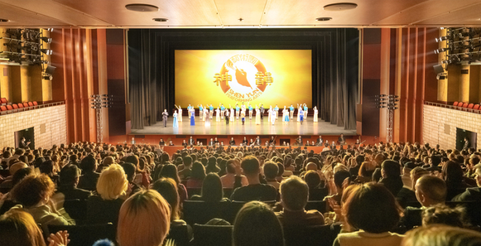 《纽时》证实了“神韵”成功 但仍罔顾事实