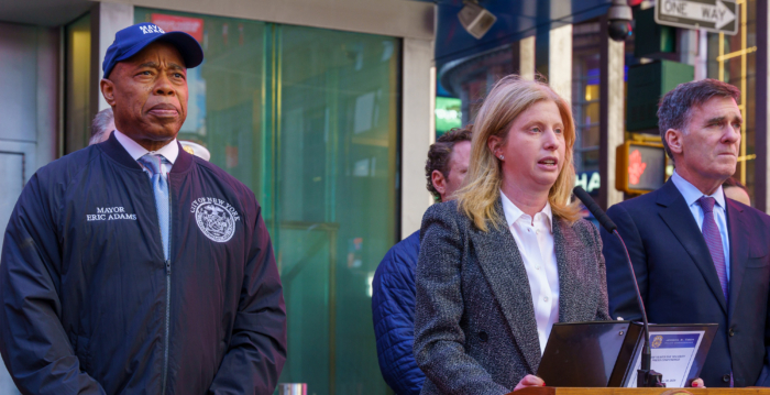 时代广场跨年夜 纽约市警局高度警戒确保平安