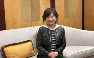 杨贵媚获颁“正面形象影响力” 曝年后停工计划