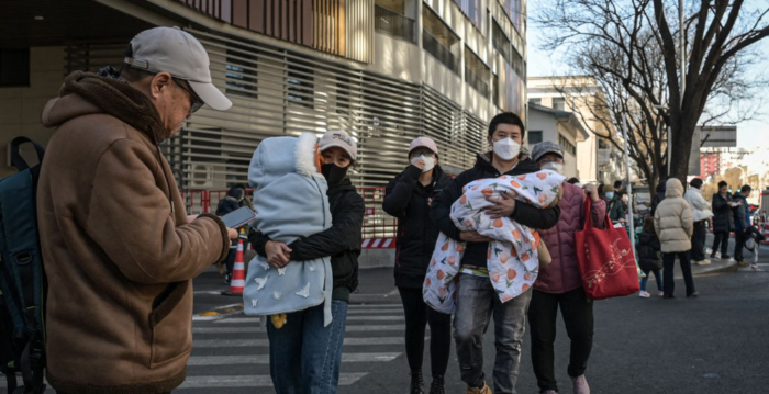 年轻人拒缴纳养老金 中国经济摇摇欲坠