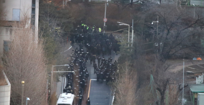 韩国公调处再执行逮捕令 尹锡悦遭拘留