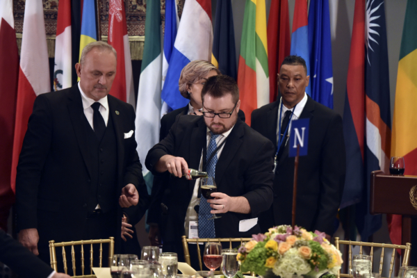 川普就職總統 「健怡可樂按鈕」重返白宮