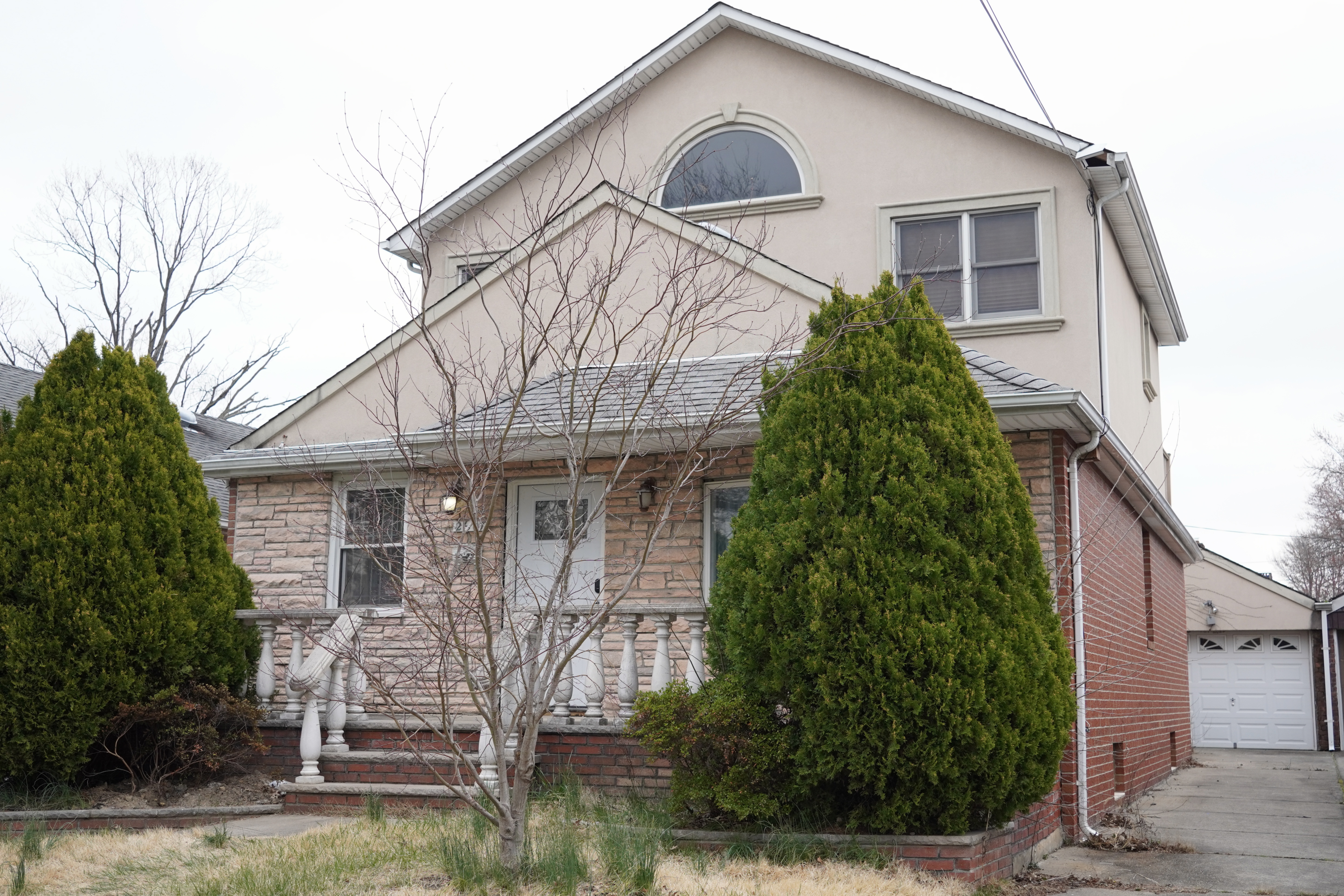 纽约市男子非法侵占法拉盛住宅认罪面临两年刑期| 占屋| 租霸| 非法占领| 大纪元