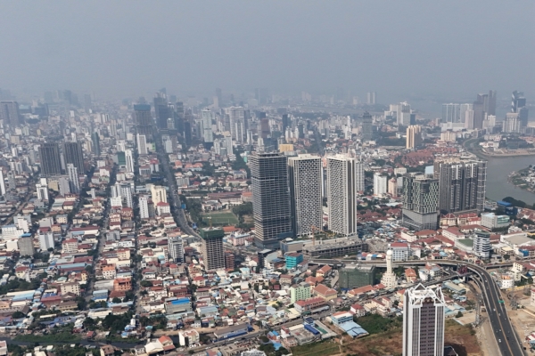 數千外籍勞工逃離電詐園湧入金邊 想要回國