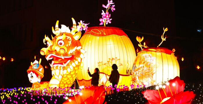 组图：中国新年将至 亚洲多地年味浓