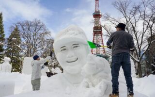 組圖：日本札幌冰雪節開幕 逾200座冰雕亮相