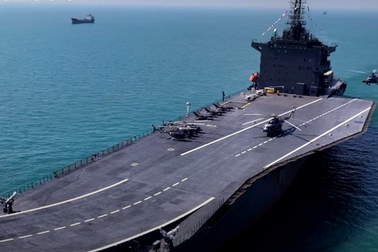 世界の艦船 2023/08: 世界の空母2023 | HLJ.co.jp