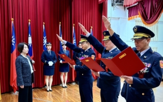 屏縣3警分局長交接 周春米期勉共創造和諧社會