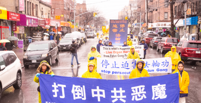 七旬老人遭非法庭审 法官掩盖警察施暴罪行