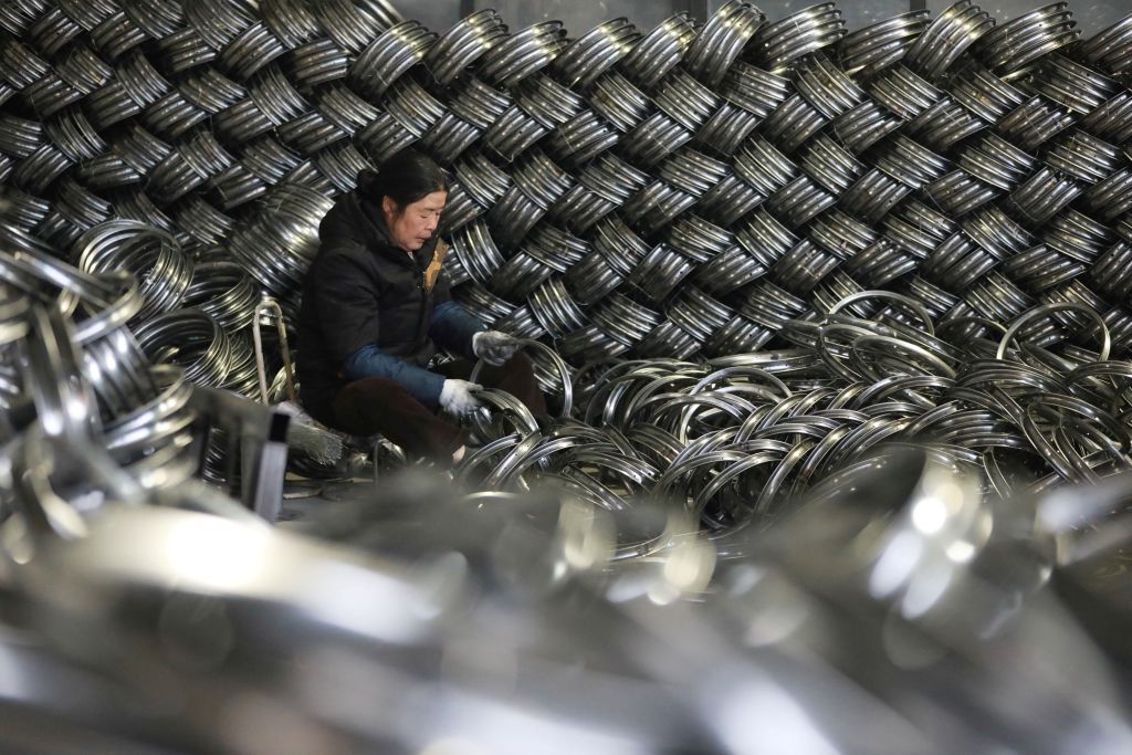 中共傾銷過剩鋼鐵遭全球圍堵 出口恐崩盤