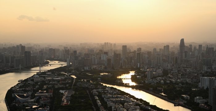 广州国企越秀服务半年内裁员超三千人