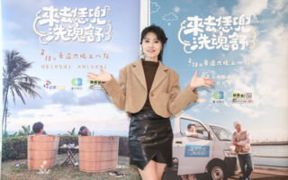 曹雅雯剃平頭陪父抗病 醫院照護模樣曝光