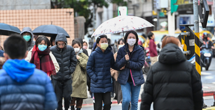 专家：15日晚上台湾降温 下周或达寒流强度