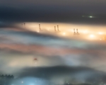 雲霧中的奇蹟——七隻長頸鹿現身雲海中