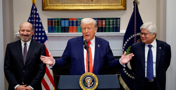 围堵和抑制中共芯片发展 美国双管齐下