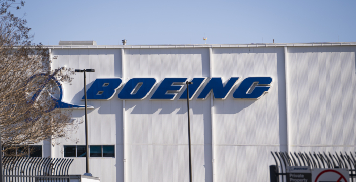 波音CEO：下月恢复向中国交付飞机