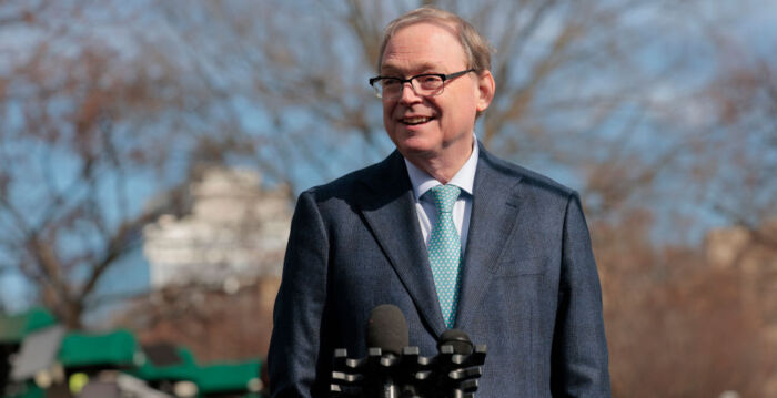 各国争相谈关税 哈塞特：川普优先考虑两国