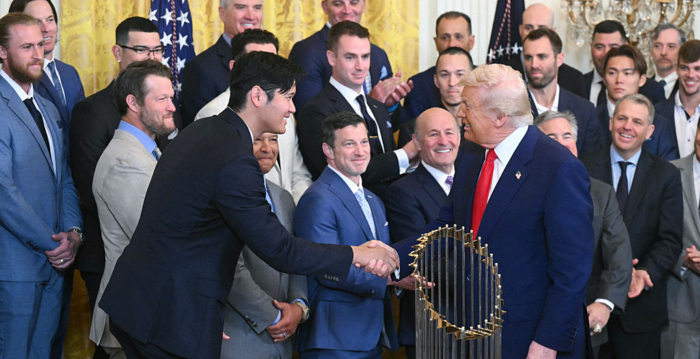 组图：道奇进白宫 川普赞大谷翔平如电影明星