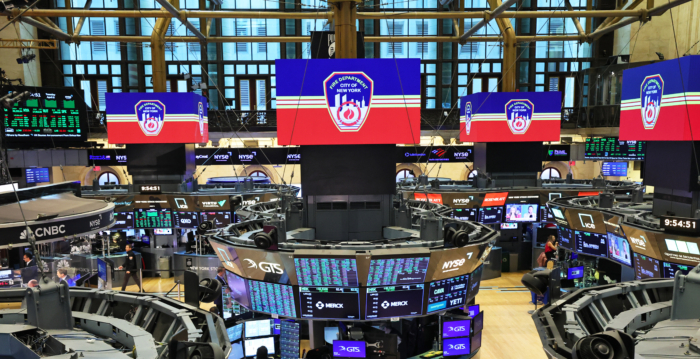 贸易战升级 川普喊话 美三大股指稳定