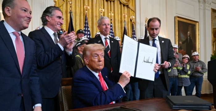 川普签行政令重振美国煤炭业 应对用电激增