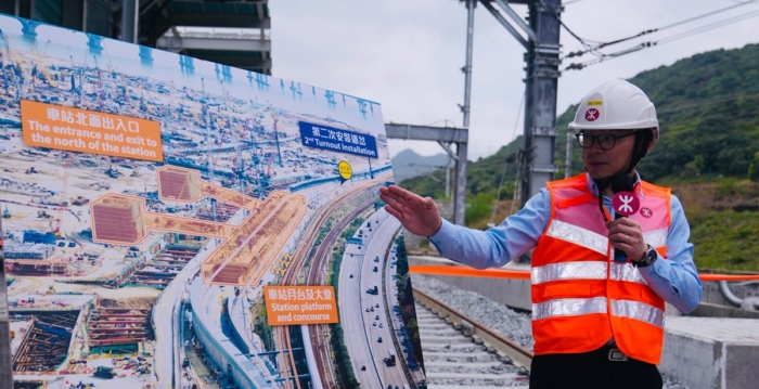 港铁工程引入大陆建造标准 引发安全担忧