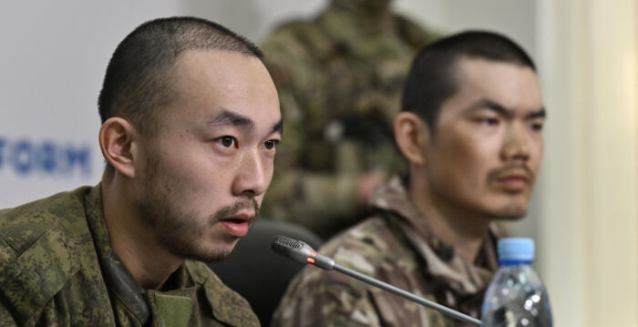 让中国战俘面对记者 乌克兰想传达什么讯息