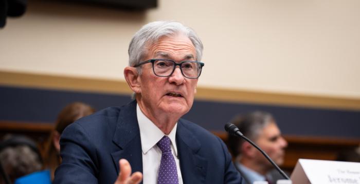 川普不满利率政策 白宫研议能否撤换鲍威尔