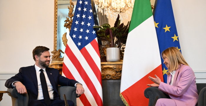 万斯在罗马会梅洛尼 白宫：川普不久将访意