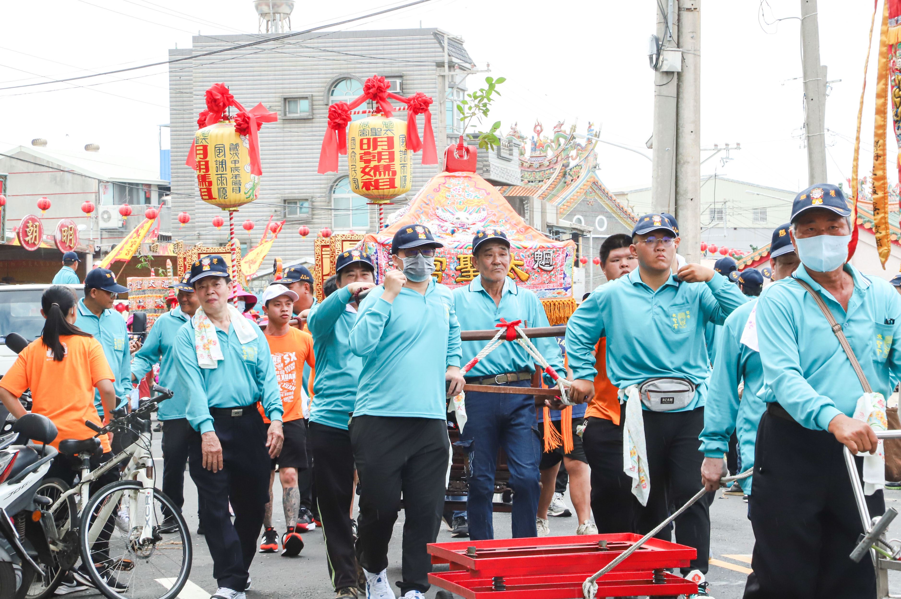 布袋魍港太聖宮媽祖遶境活動居民熱情參與| 大紀元