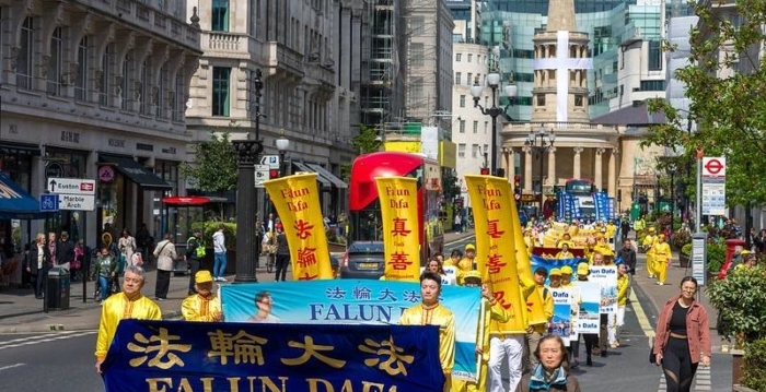 英国法轮功学员大游行 纪念4.25上访26周年
