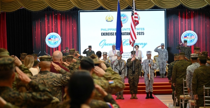 美军在菲律宾部署反舰导弹并举行联合实弹演习