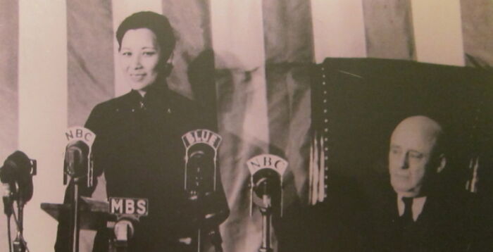 掸封尘 ：美国《时代》周刊因何赞宋美龄为“钢铁之花”