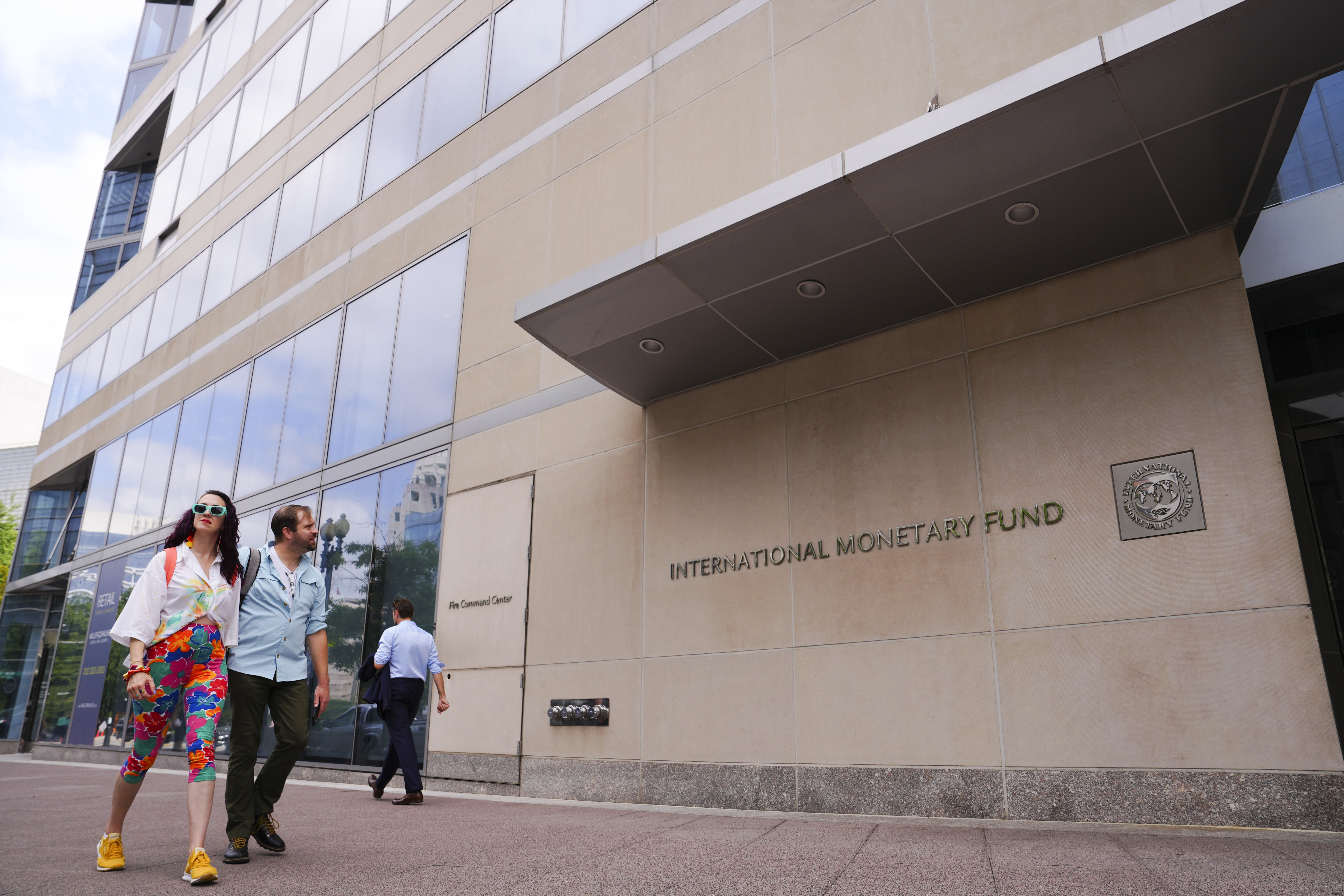 IMF：关税收入增加美财政赤字有望下降| 国际货币基金组织| 川普| 特朗普| 大纪元