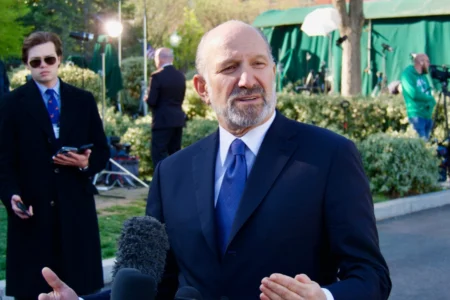 商务部长：美国把韩国汽车关税降至15%