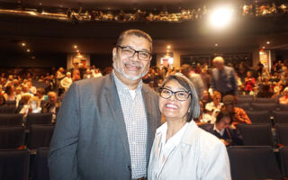 神韻展現神的存在 牧師夫婦感受平和與寧靜