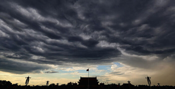 被指悄悄对美服软 中共发“不跪”视频引嘲讽