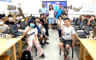 元智中語師生翻轉語文教育 小學生用AI寫詩畫繪本