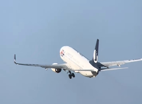 极端天气肆虐 山东航空一航班延误逾12小时